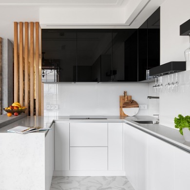 10 стильных примеров черно-белых кухонь